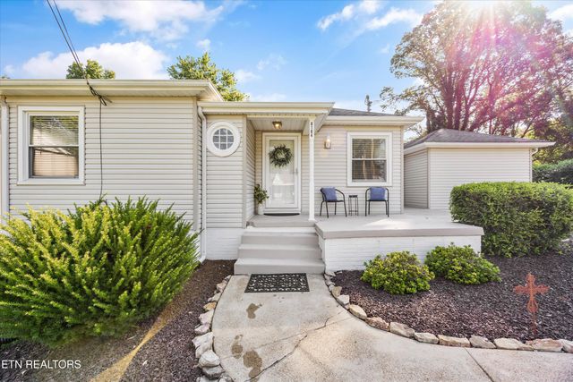 6104 Manchester Rd, Knoxville, TN 37920