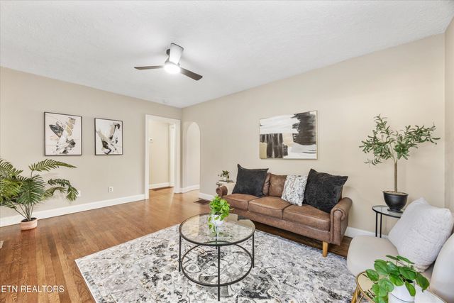 6104 Manchester Rd, Knoxville, TN 37920
