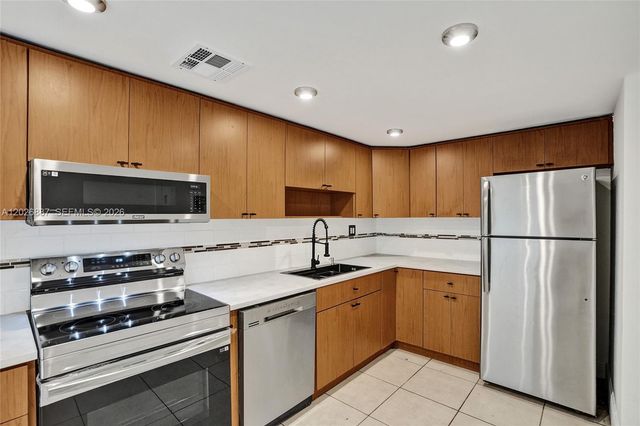 1800 Sans Souci Boulevard 435, North Miami, FL 33181