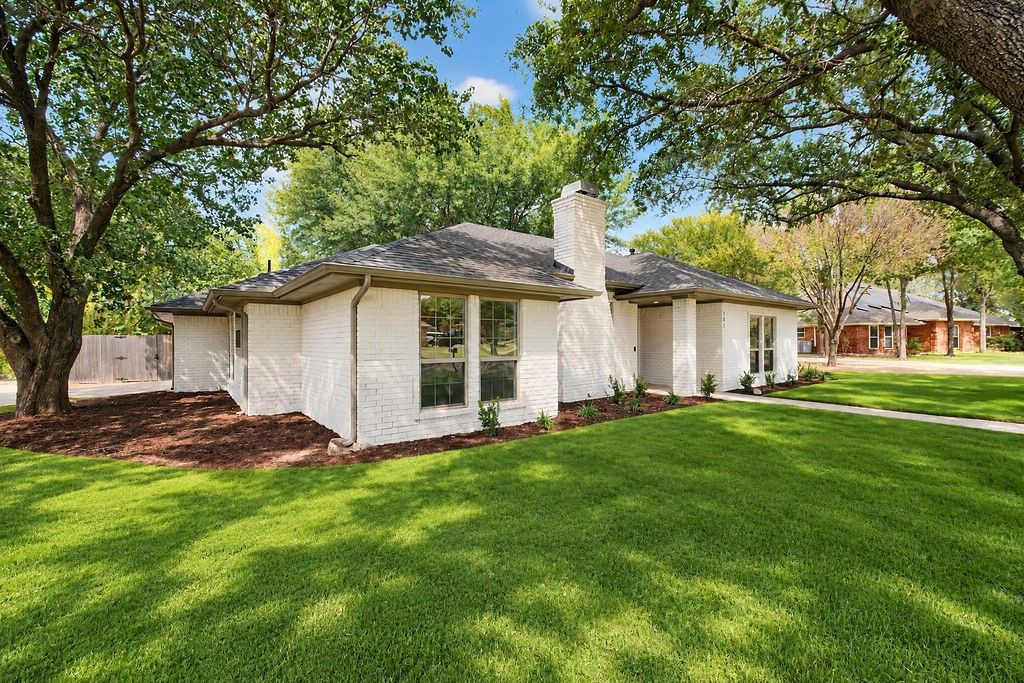 141 Baird Circle, Highland Village, TX 75077 — photo 2