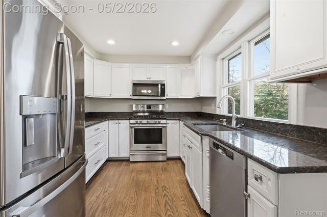 9025 Muirland Drive, Plymouth Charter Township, MI 48170