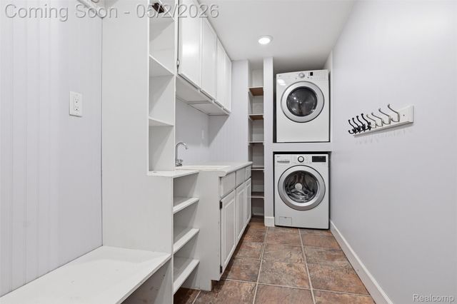 9025 Muirland Drive, Plymouth Charter Township, MI 48170