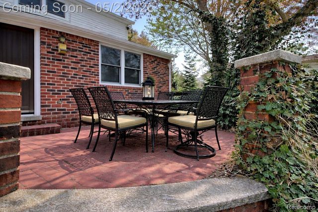 9025 Muirland Drive, Plymouth Charter Township, MI 48170