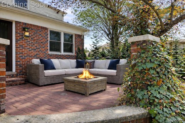 9025 Muirland Drive, Plymouth Charter Township, MI 48170