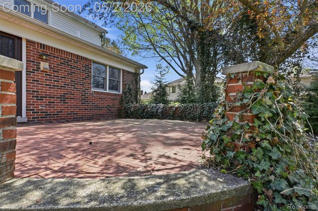 9025 Muirland Drive, Plymouth Charter Township, MI 48170