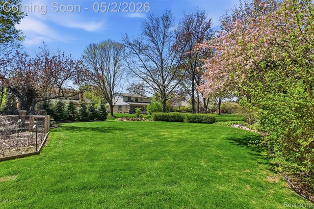 9025 Muirland Drive, Plymouth Charter Township, MI 48170