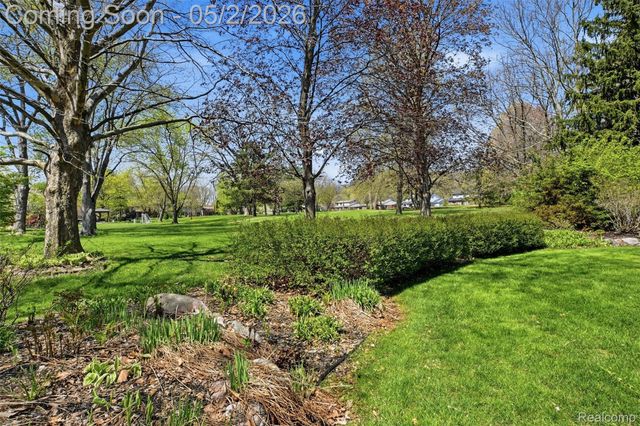 9025 Muirland Drive, Plymouth Charter Township, MI 48170
