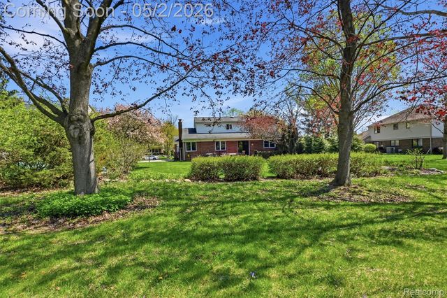 9025 Muirland Drive, Plymouth Charter Township, MI 48170