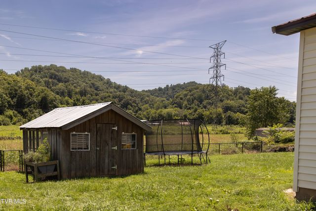 631 Lee Valley Road, Whitesburg, TN 37891