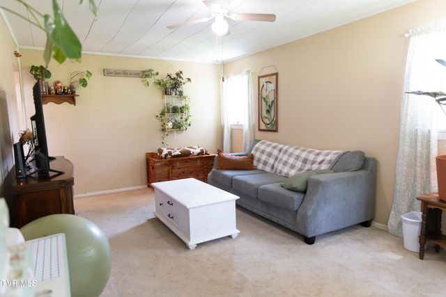 631 Lee Valley Road, Whitesburg, TN 37891