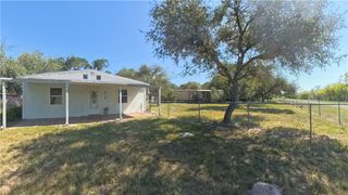 219 Lakeview Dr, Rockport, TX 78382