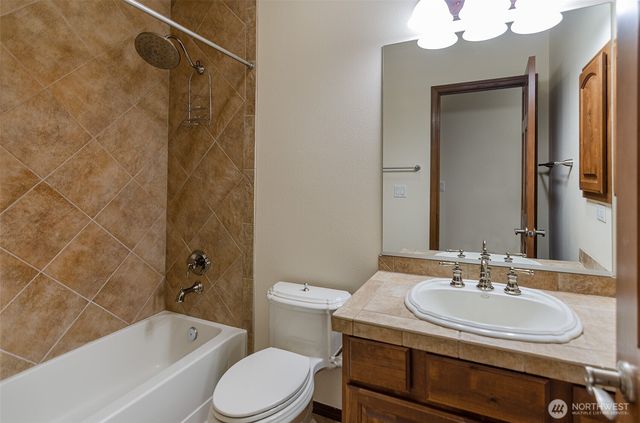 5077 Cypress Loop NE, Lacey, WA 98516