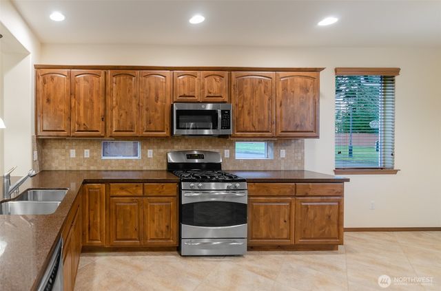 5077 Cypress Loop NE, Lacey, WA 98516