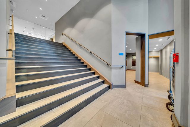 45 Lewis St 502, Boston, MA 02128