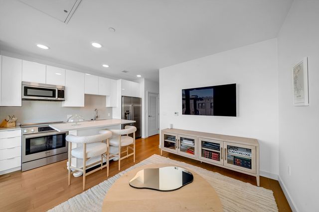 45 Lewis St 502, Boston, MA 02128