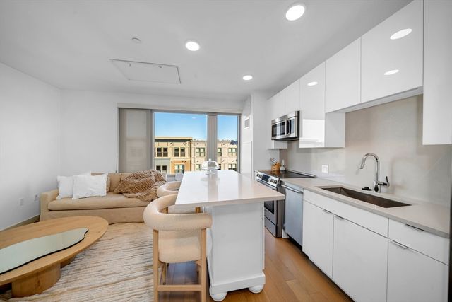 45 Lewis St 502, Boston, MA 02128