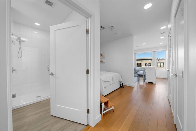 45 Lewis St 502, Boston, MA 02128