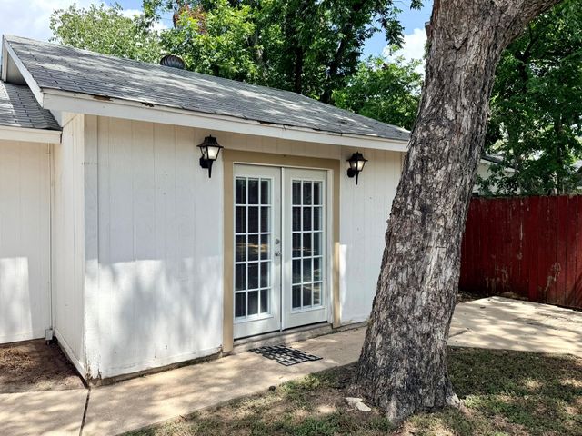 404 Normandy ST, Austin, TX 78745