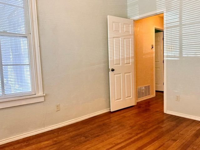 404 Normandy ST, Austin, TX 78745