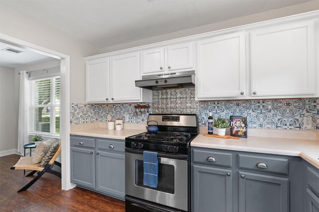 17301 Valentine DR, Round Rock, TX 78664