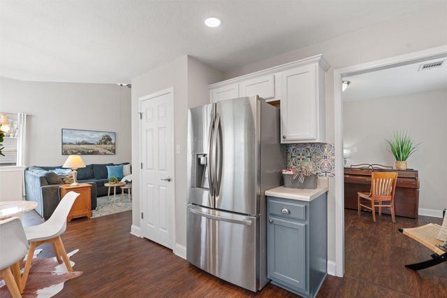 17301 Valentine DR, Round Rock, TX 78664