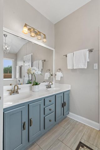 17301 Valentine DR, Round Rock, TX 78664