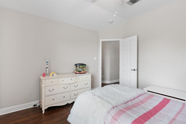 17301 Valentine DR, Round Rock, TX 78664