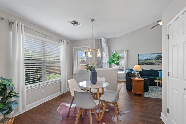 17301 Valentine DR, Round Rock, TX 78664