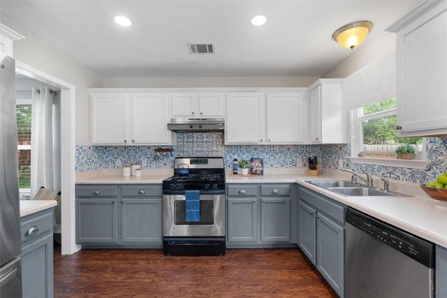 17301 Valentine DR, Round Rock, TX 78664