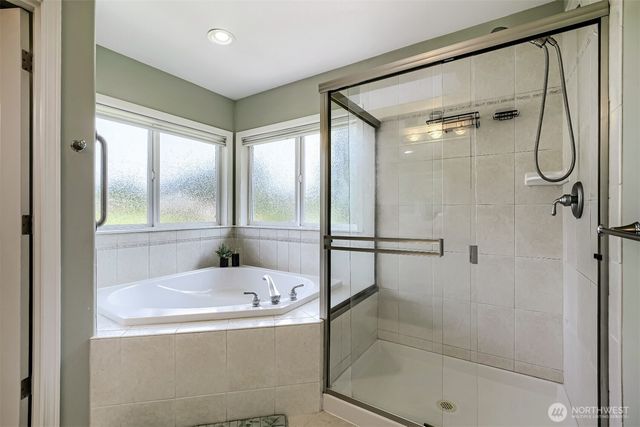 12612 SE 261st Street, Kent, WA 98030