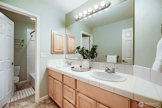 12612 SE 261st Street, Kent, WA 98030