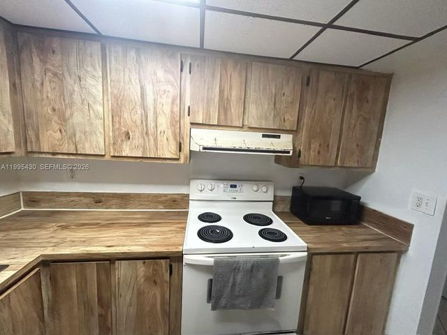 9301 SW 92nd Ave 308C, Miami, FL 33176