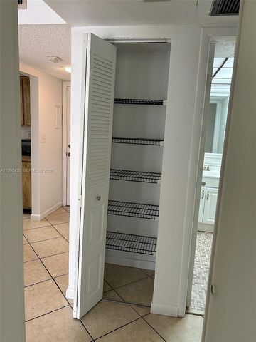 9301 SW 92nd Ave 308C, Miami, FL 33176