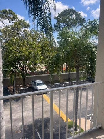 9301 SW 92nd Ave 308C, Miami, FL 33176