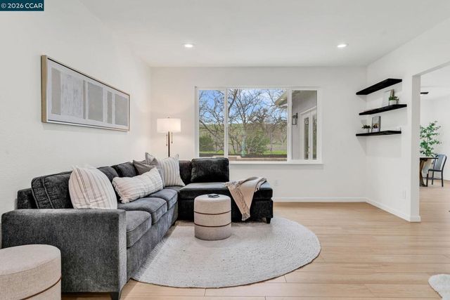 1866 Elkwood Dr, Concord, CA 94519