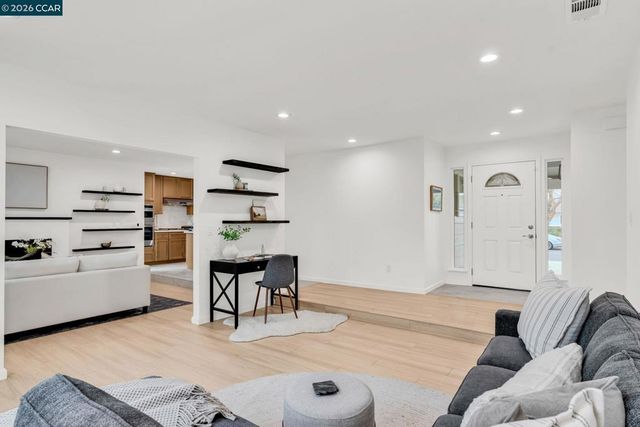 1866 Elkwood Dr, Concord, CA 94519