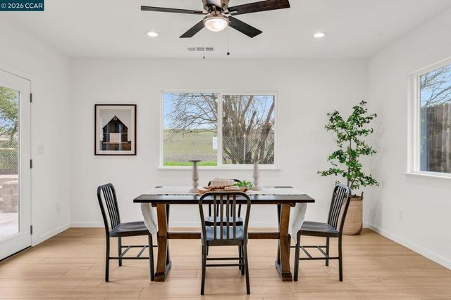 1866 Elkwood Dr, Concord, CA 94519