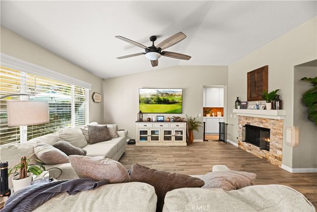 32816 Autumn Wood Cir, Lake Elsinore, CA 92530