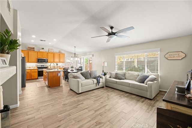 32816 Autumn Wood Cir, Lake Elsinore, CA 92530