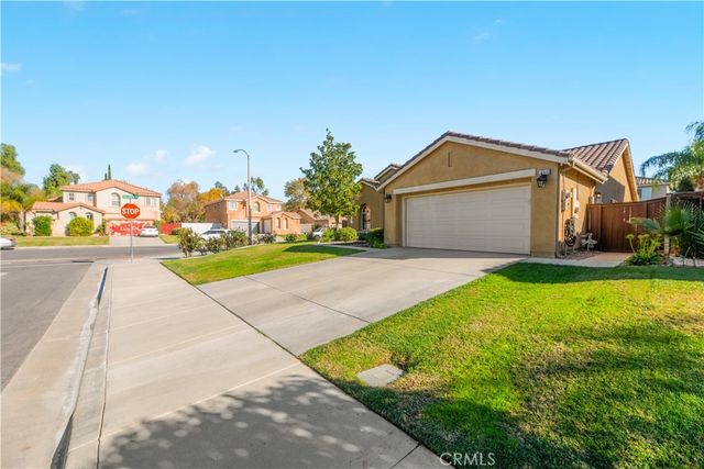 32816 Autumn Wood Cir, Lake Elsinore, CA 92530