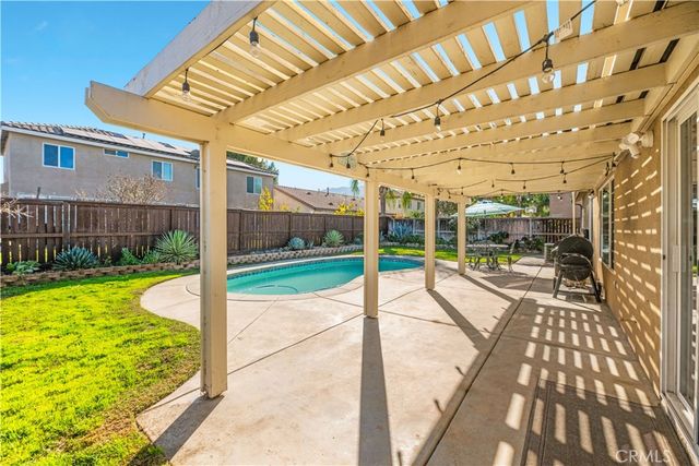 32816 Autumn Wood Cir, Lake Elsinore, CA 92530