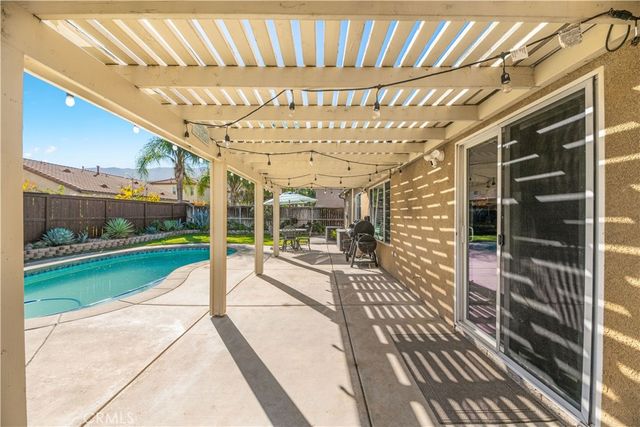 32816 Autumn Wood Cir, Lake Elsinore, CA 92530