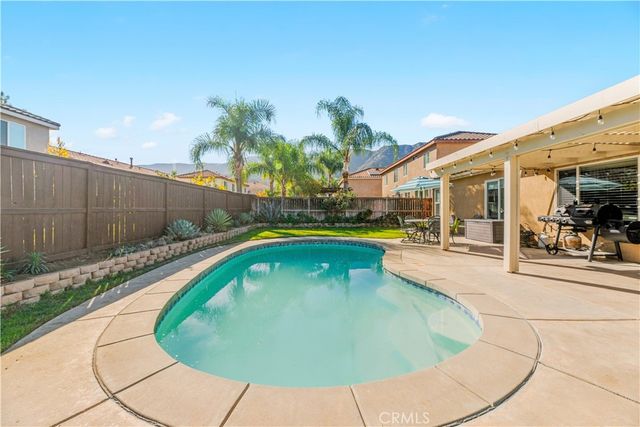 32816 Autumn Wood Cir, Lake Elsinore, CA 92530