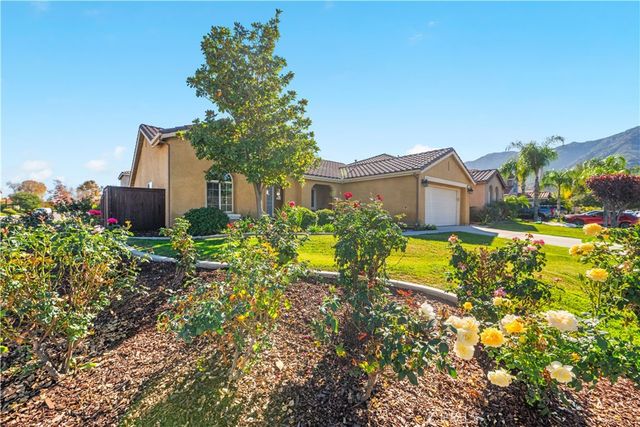 32816 Autumn Wood Cir, Lake Elsinore, CA 92530