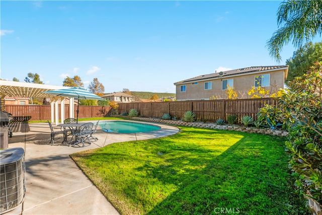 32816 Autumn Wood Cir, Lake Elsinore, CA 92530