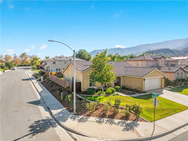 32816 Autumn Wood Cir, Lake Elsinore, CA 92530