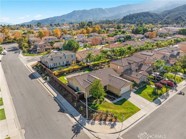 32816 Autumn Wood Cir, Lake Elsinore, CA 92530