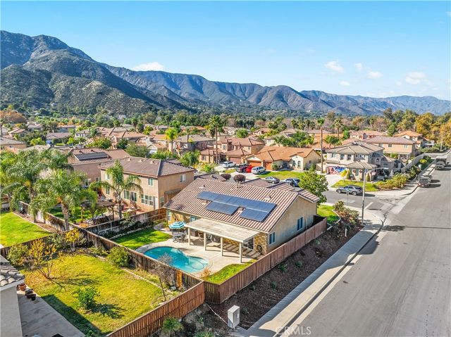 32816 Autumn Wood Cir, Lake Elsinore, CA 92530