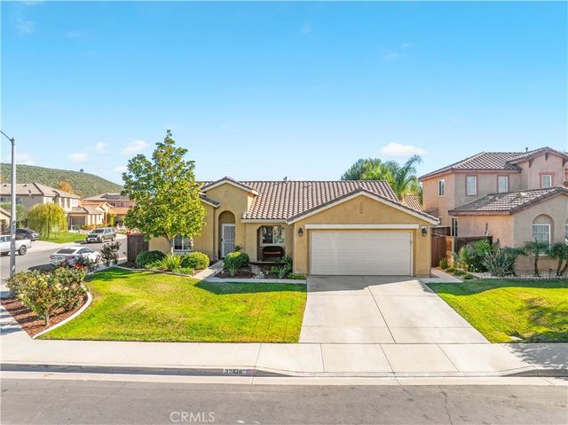32816 Autumn Wood Cir, Lake Elsinore, CA 92530
