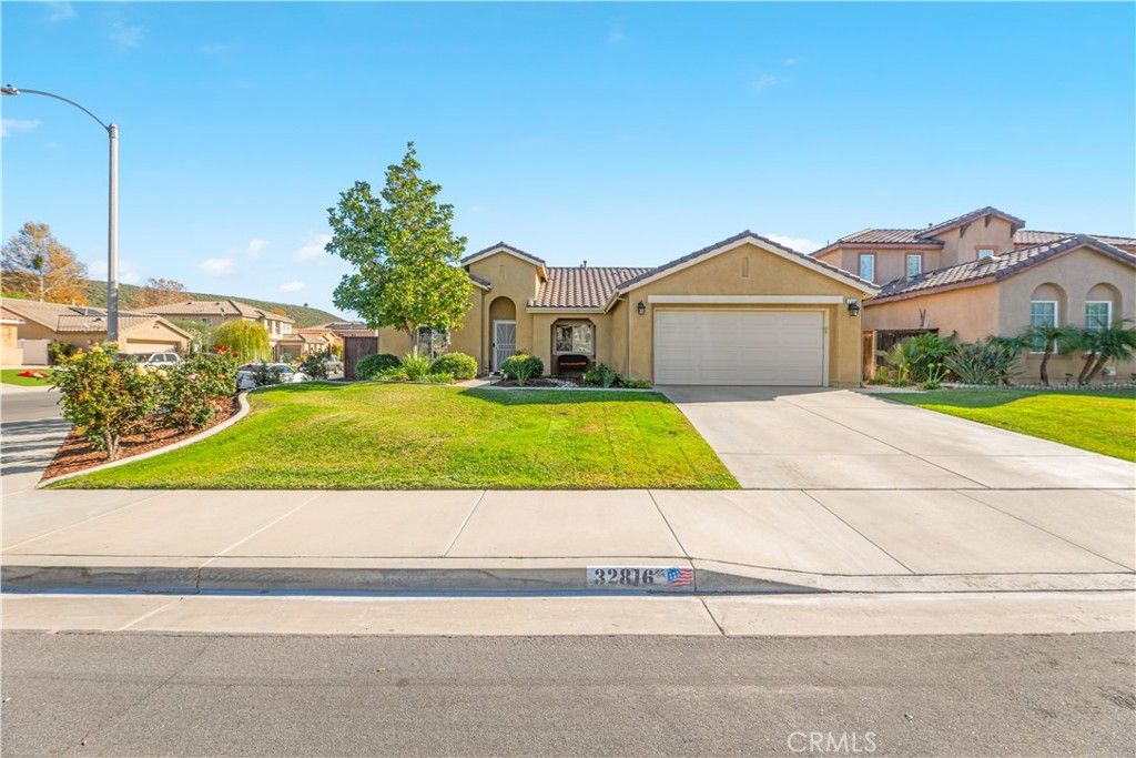 32816 Autumn Wood Cir, Lake Elsinore, CA 92530